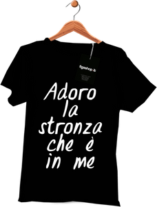 Maglietta Adoro la stronza che è in me - nera